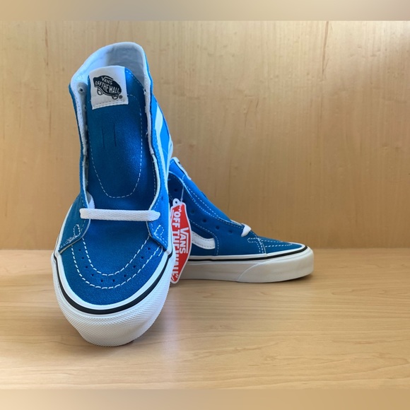 Vans - Picture 6 of 15